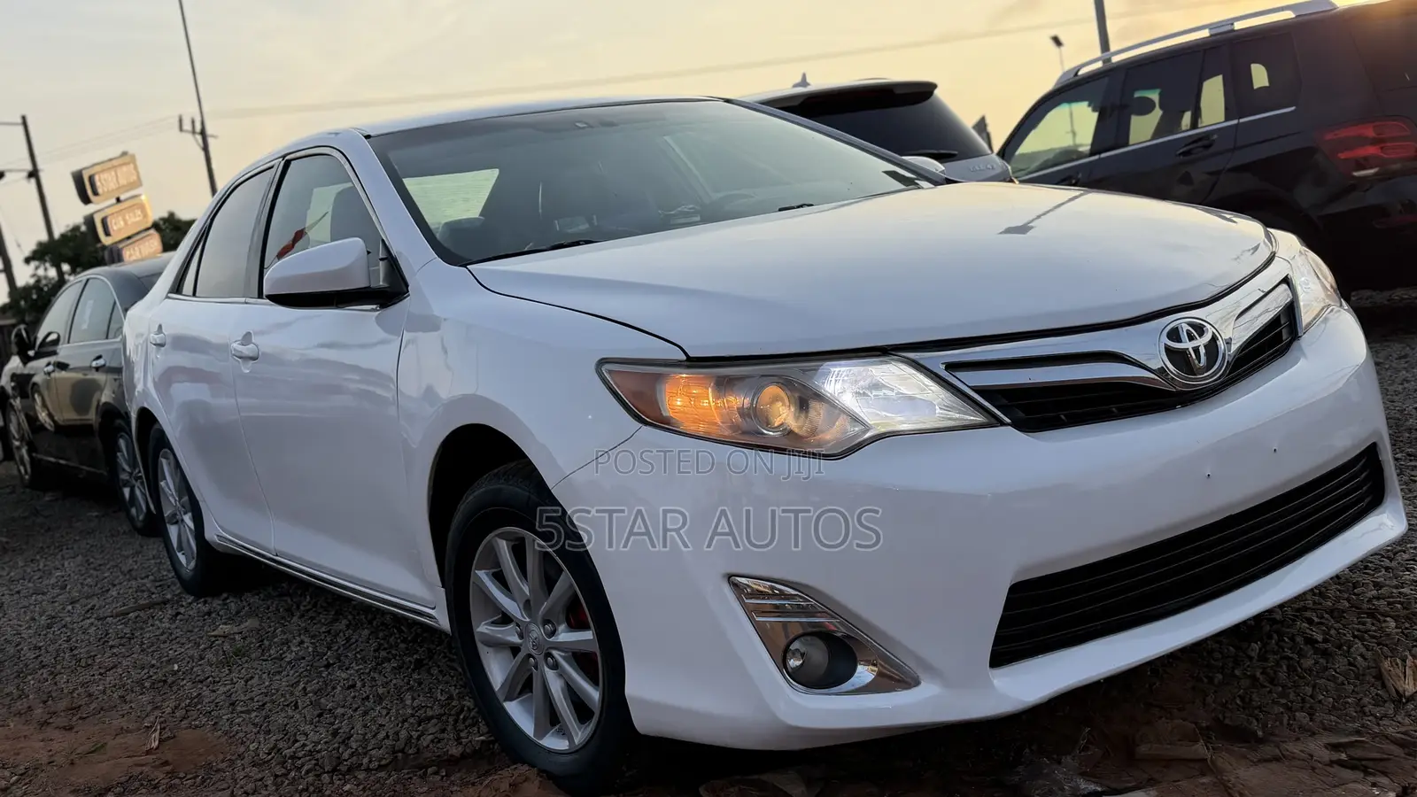 Toyota Camry LE 4dr Sedan (2.5L 4cyl 6A) 2013 White