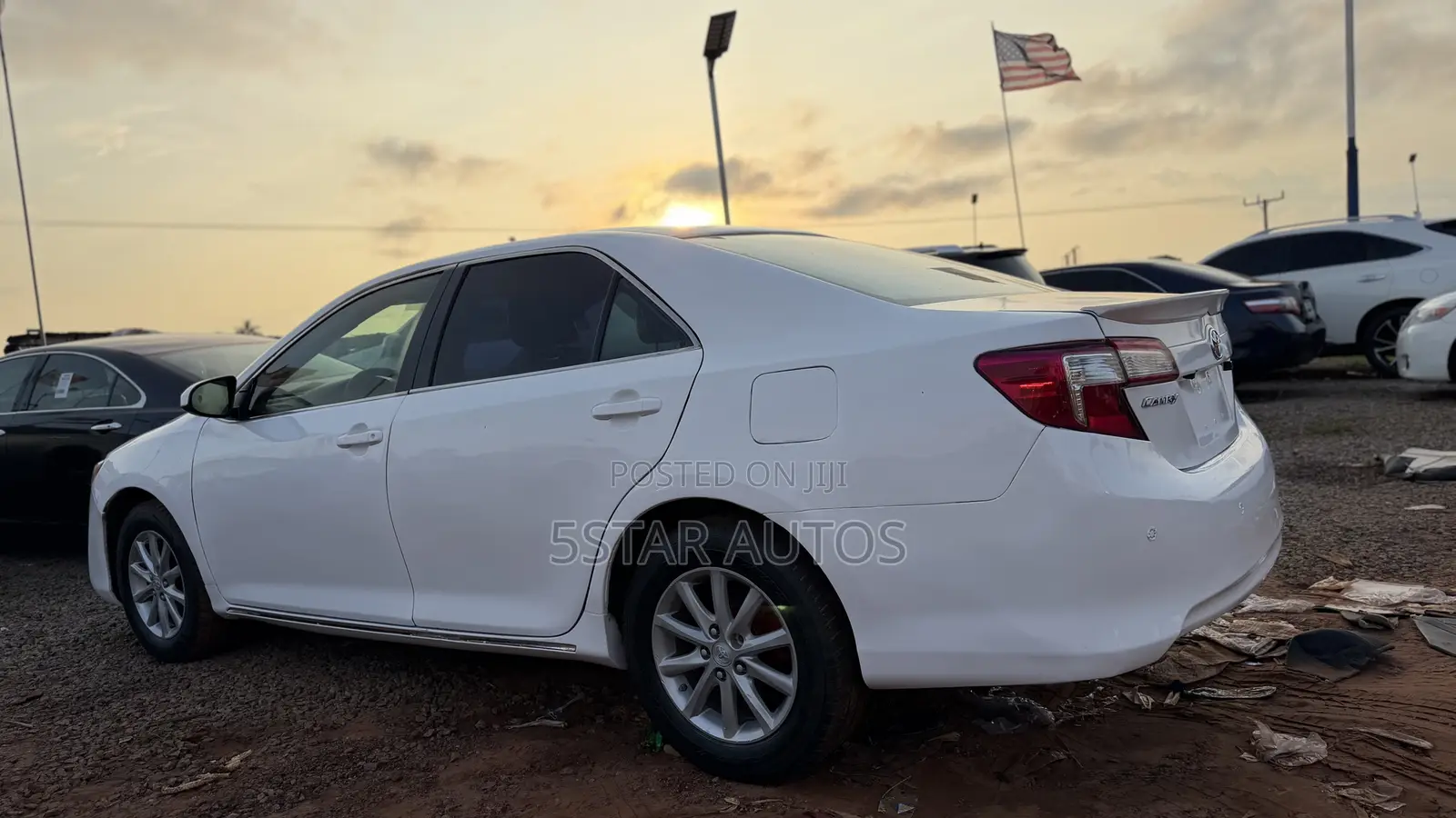 Toyota Camry LE 4dr Sedan (2.5L 4cyl 6A) 2013 White