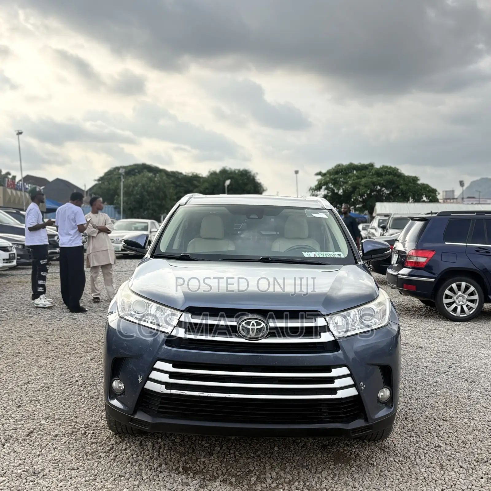 Toyota Highlander XLE 4x4 V6 (3.5L 6cyl 8A) 2018 Blue