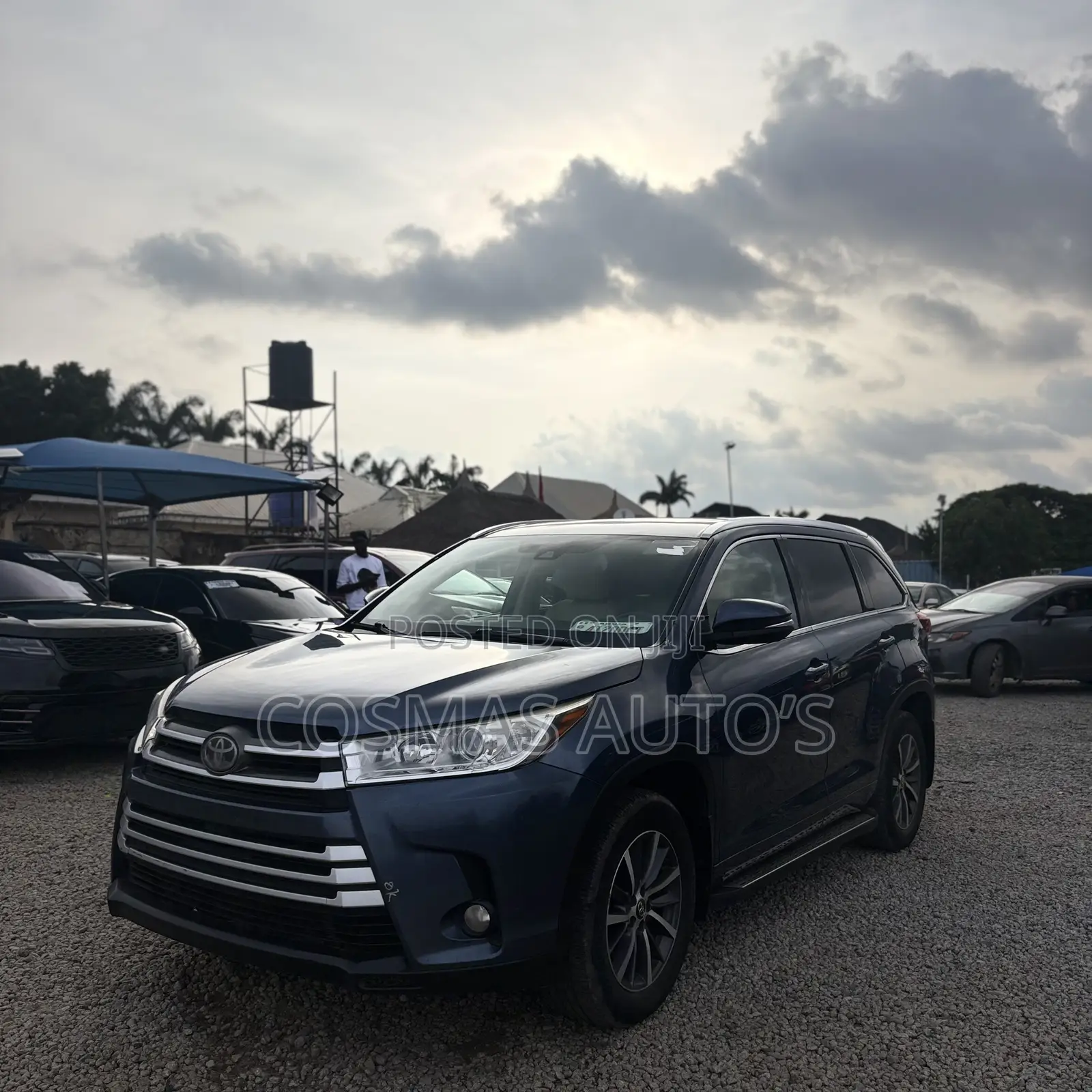 Toyota Highlander XLE 4x4 V6 (3.5L 6cyl 8A) 2018 Blue