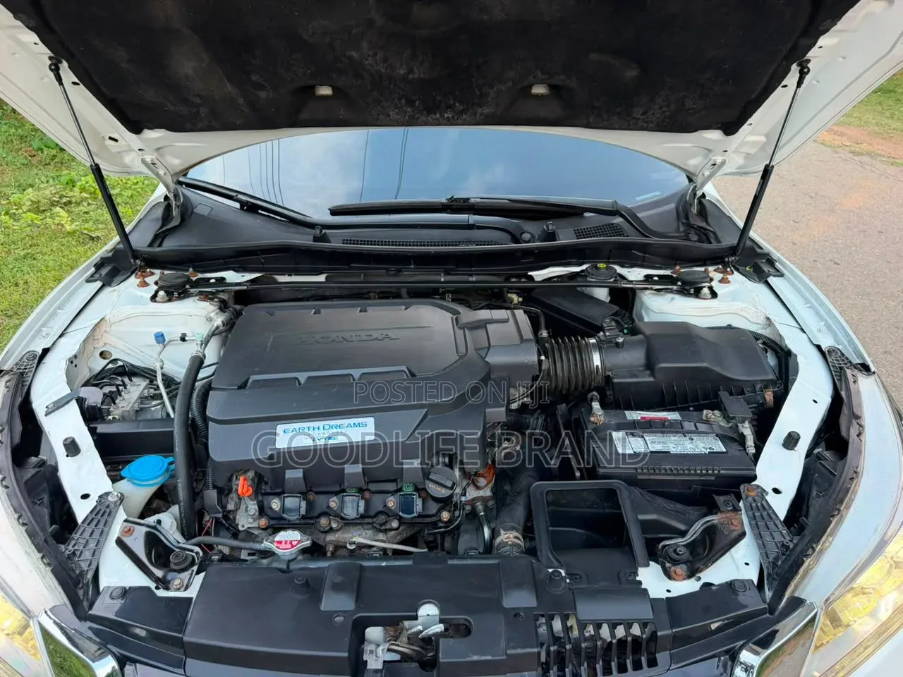 Honda Accord Sport 4dr Sedan (2.4L 4cyl 6M) 2015 Off white