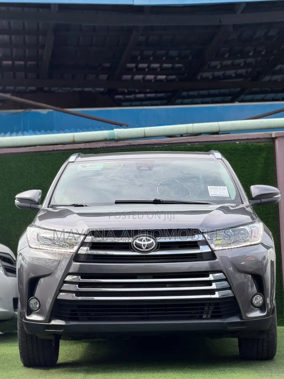 Toyota Highlander XLE 4x4 V6 (3.5L 6cyl 8A) 2017 Gray