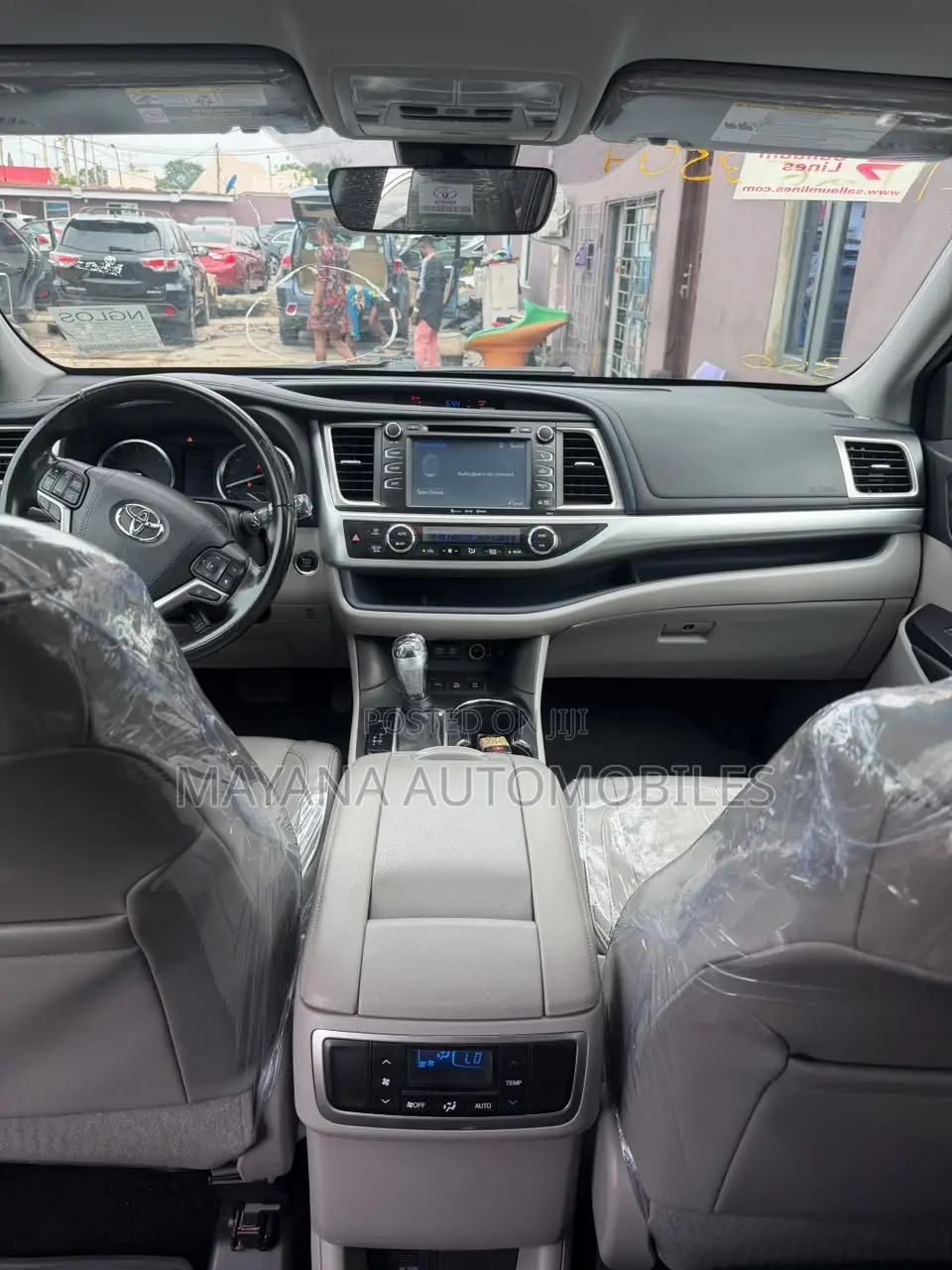 Toyota Highlander XLE 4x4 V6 (3.5L 6cyl 8A) 2017 Gray