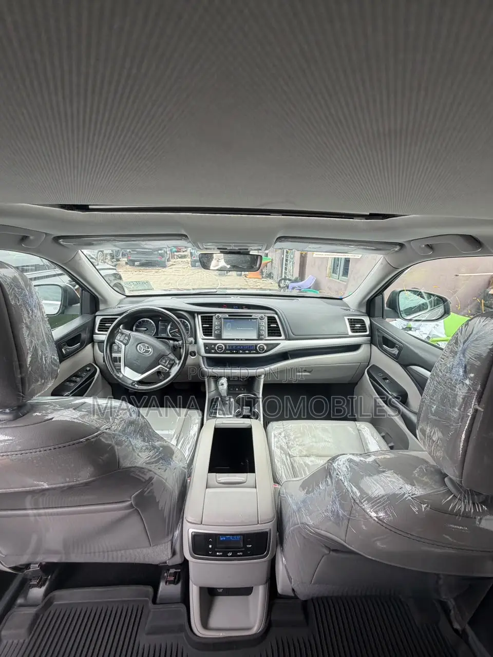 Toyota Highlander XLE 4x4 V6 (3.5L 6cyl 8A) 2017 Gray