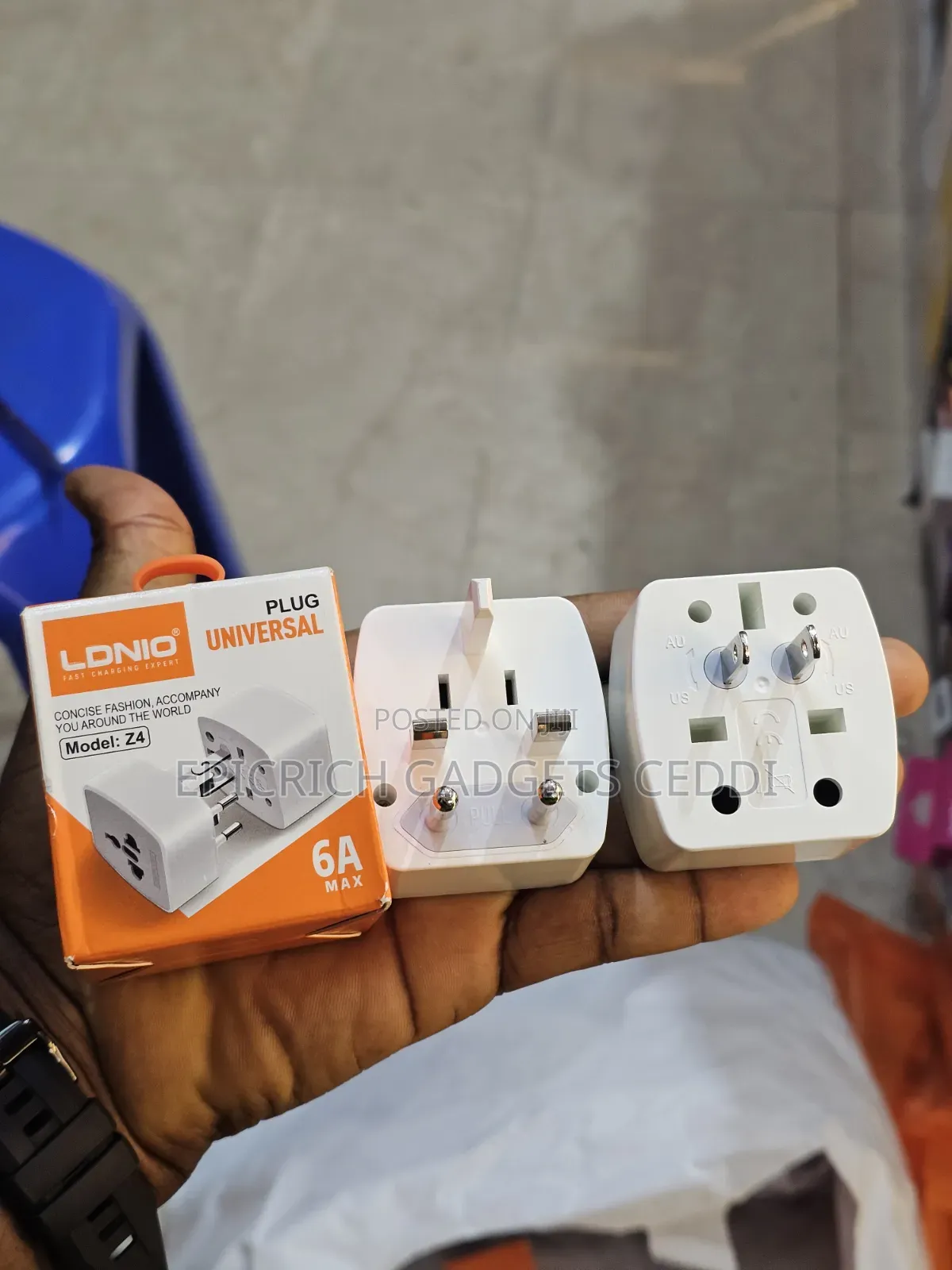 LDNIO Universal Travel Adapter UK, US, Australia and Europe