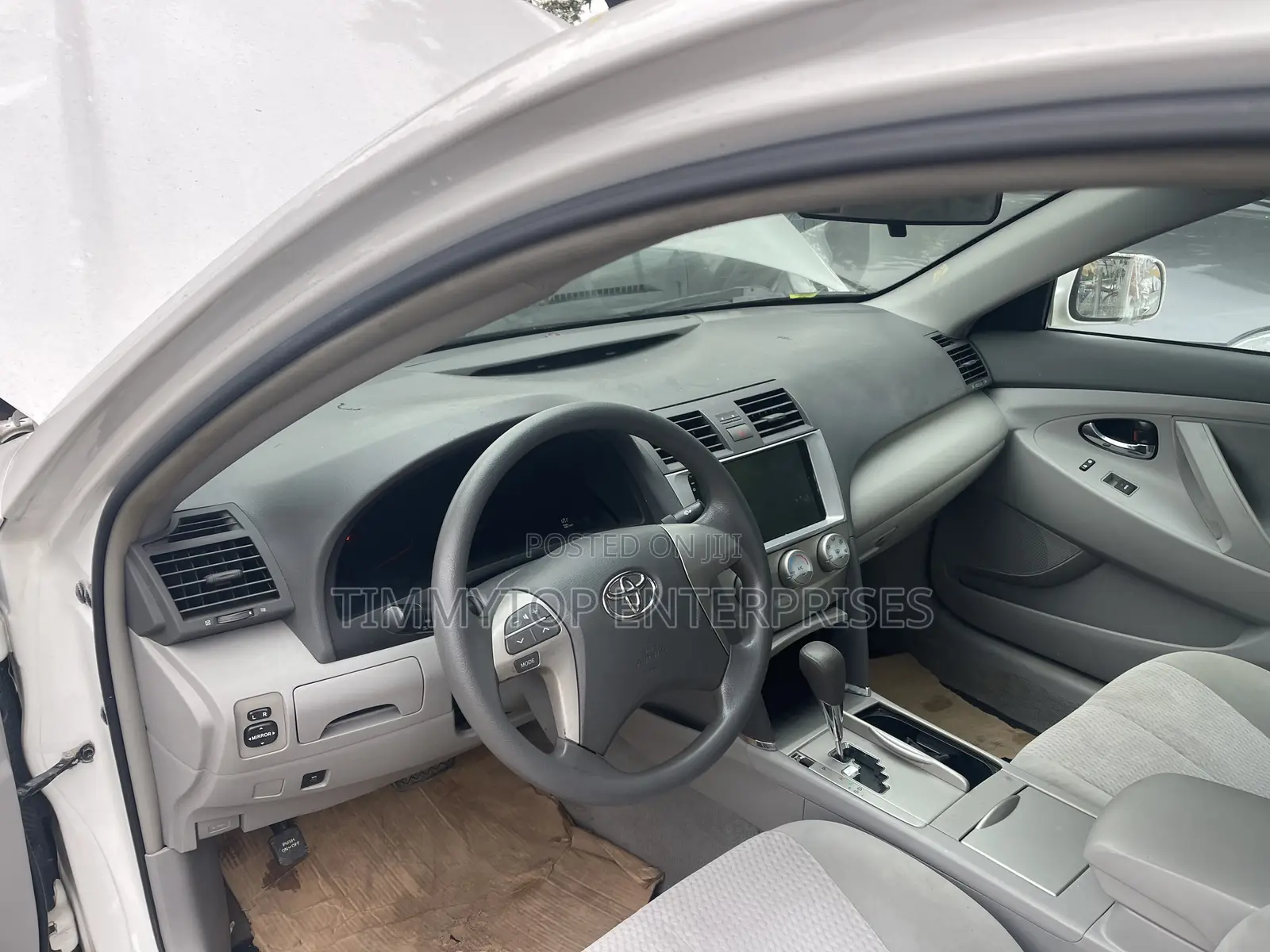 Toyota Camry LE 4dr Sedan (2.5L 4cyl 6AM) 2010 White