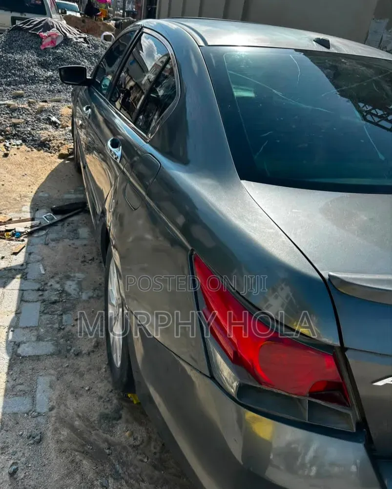 Toyota Camry 2018 Gray