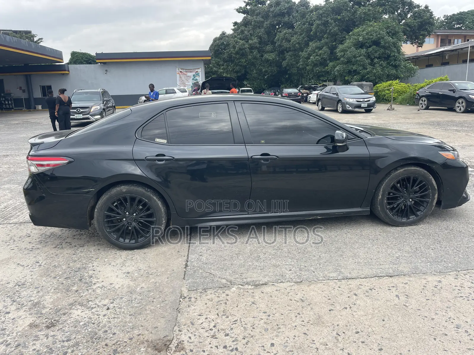 Toyota Camry XLE FWD (2.5L 4cyl 8AM) 2018 Black
