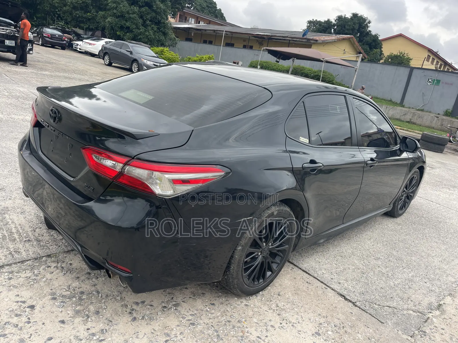 Toyota Camry XLE FWD (2.5L 4cyl 8AM) 2018 Black