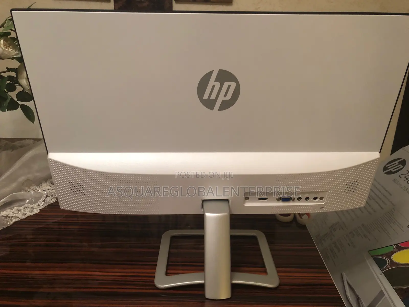 HP 24ea 24 Inch Ultra Sharp / Ultra Slim Audio Monitor