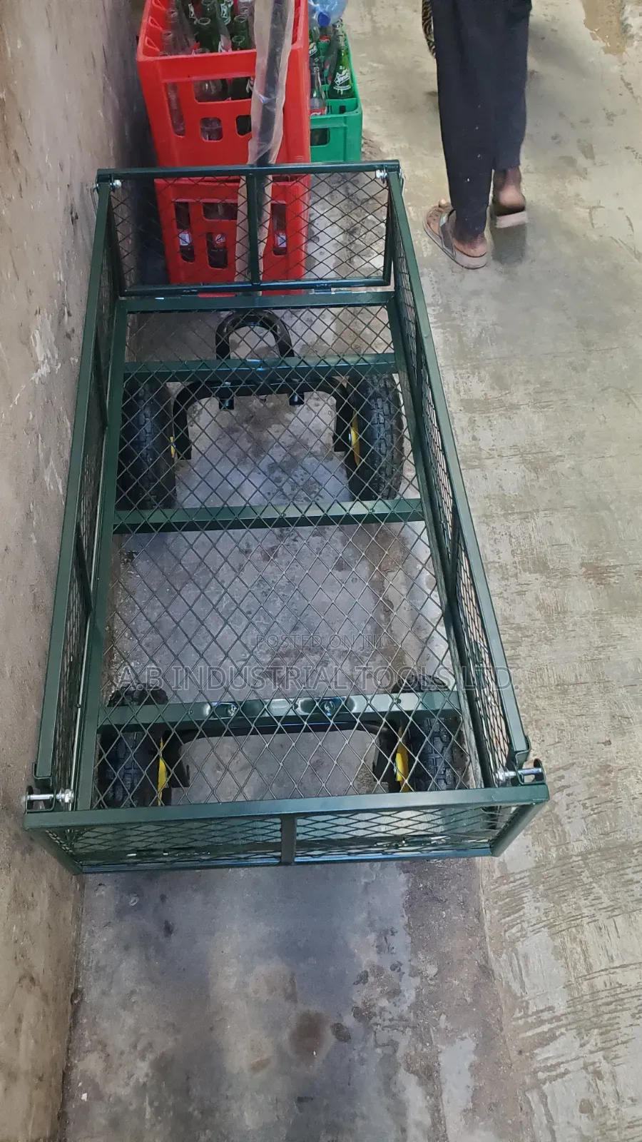Heavy-Duty Steel Mesh Utility Wagon