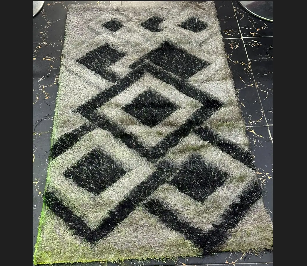 VIP Hairy Turkey Expo Shaggy Center Rug