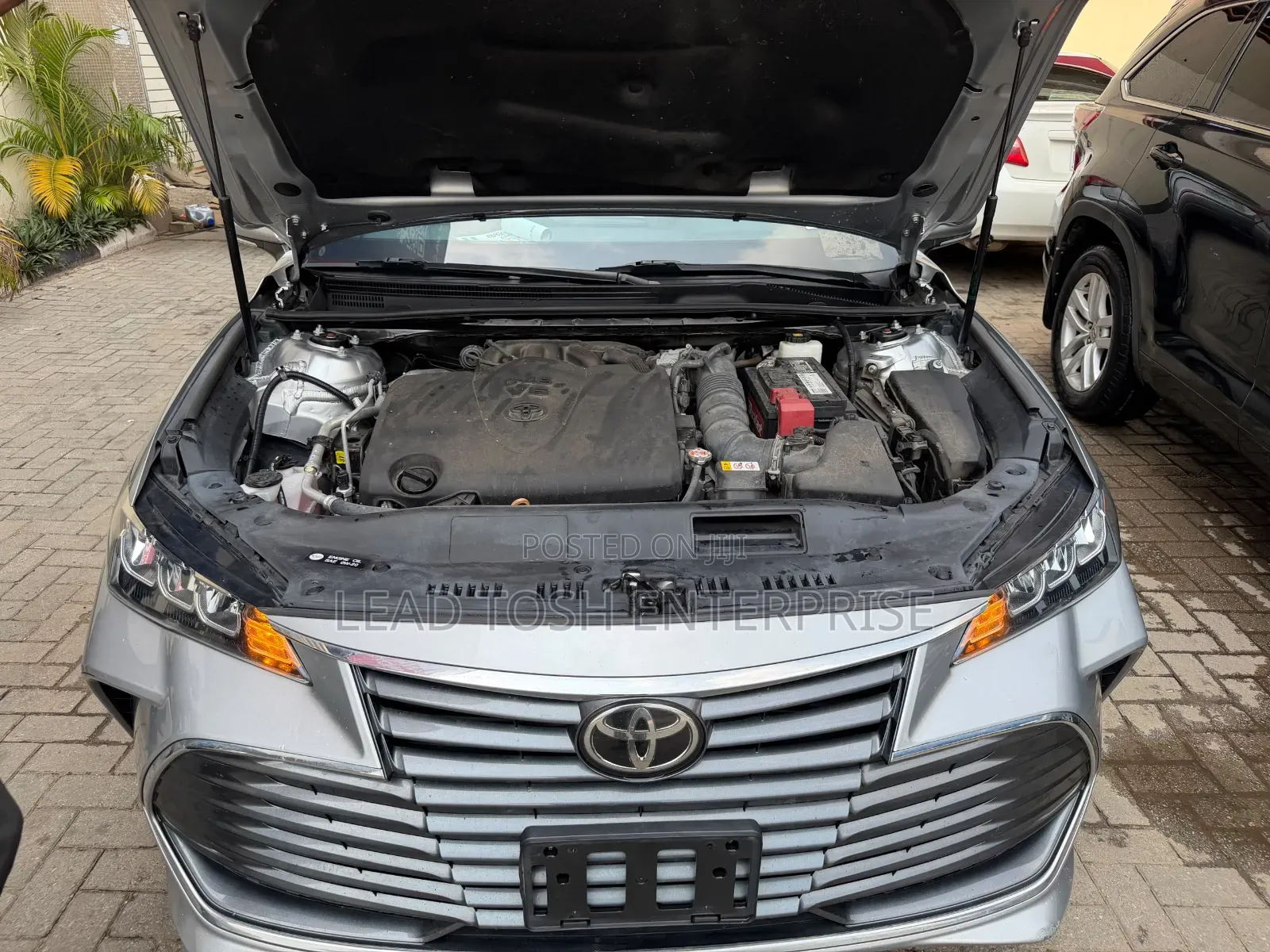 Toyota Avalon XLE 2020 Silver