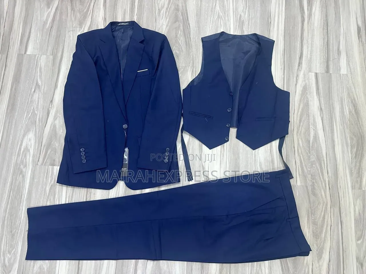 Boihedy Boys Suit Formal Dress Set in Navy Blue With a Tie.