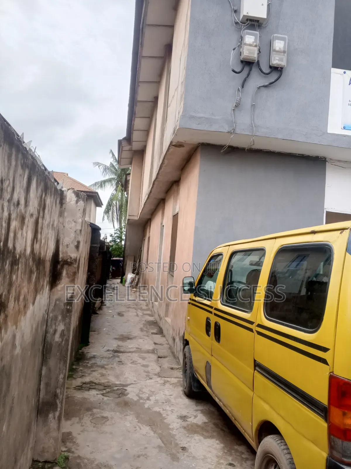 4bdrm Block of Flats in Council Idimu for sale