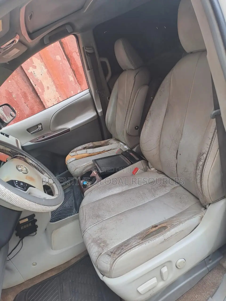 Toyota Sienna XLE AWD 7-Passenger 2013 White