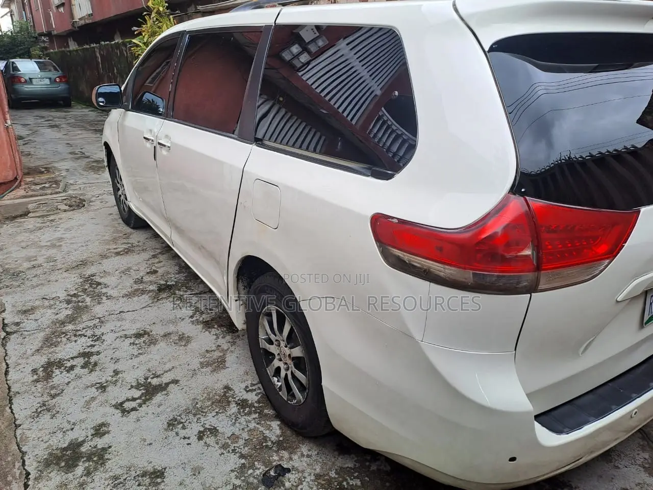 Toyota Sienna XLE AWD 7-Passenger 2013 White