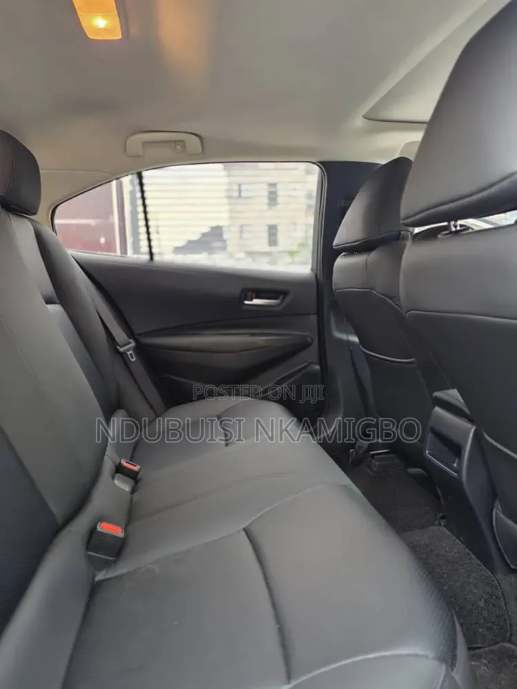 Toyota Corolla 2021 Silver