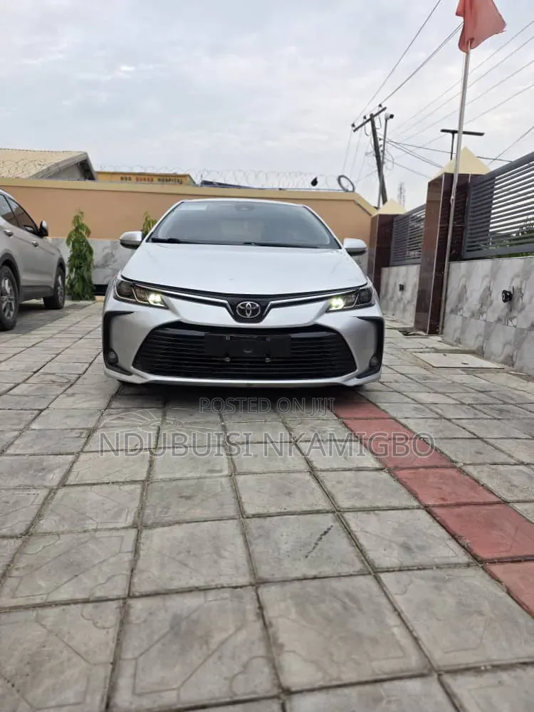 Toyota Corolla 2021 Silver