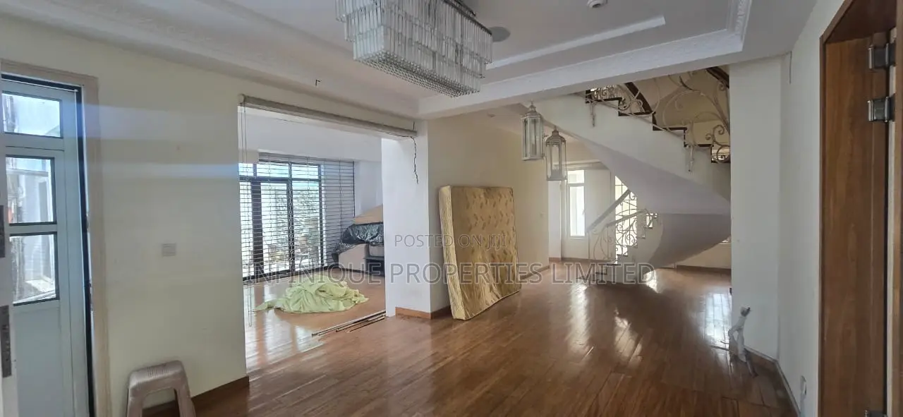 5bdrm Duplex in Parkview Estate for rent