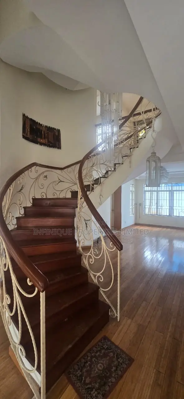 5bdrm Duplex in Parkview Estate for rent