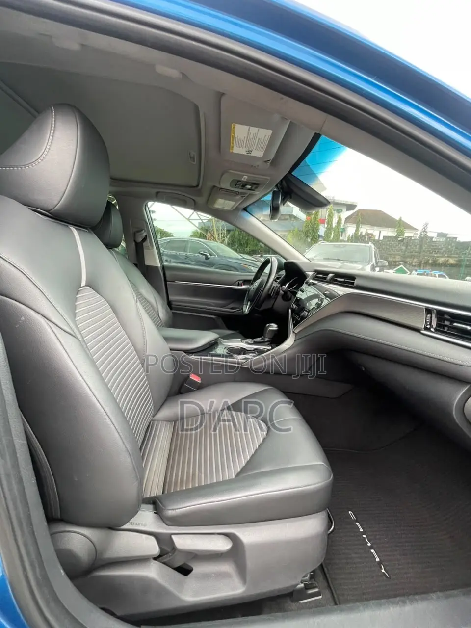 Toyota Camry SE (2.5L 4cyl 8A) 2019 Blue