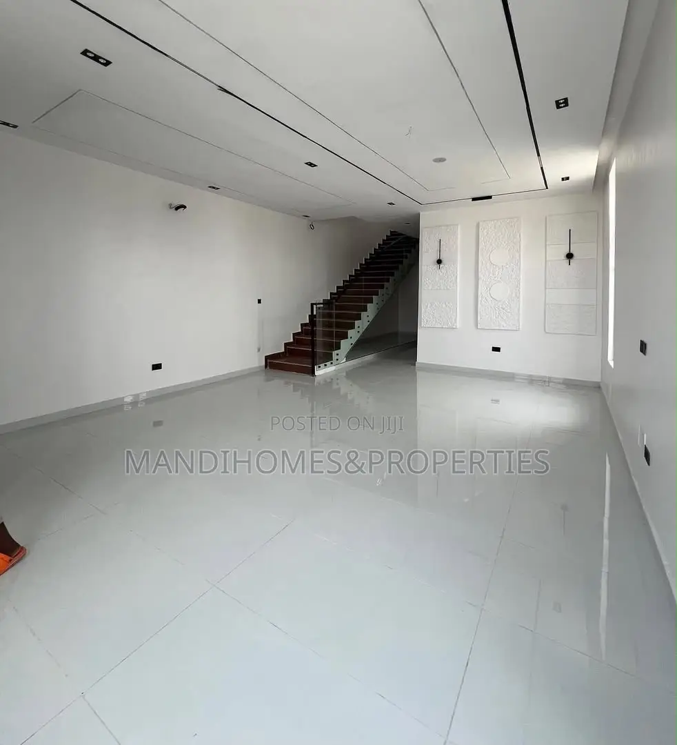 4bdrm Duplex in Ajah for sale
