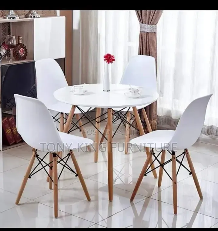 Round Top Wooden Dining|Restaurant Table Set With Wooden Leg.
