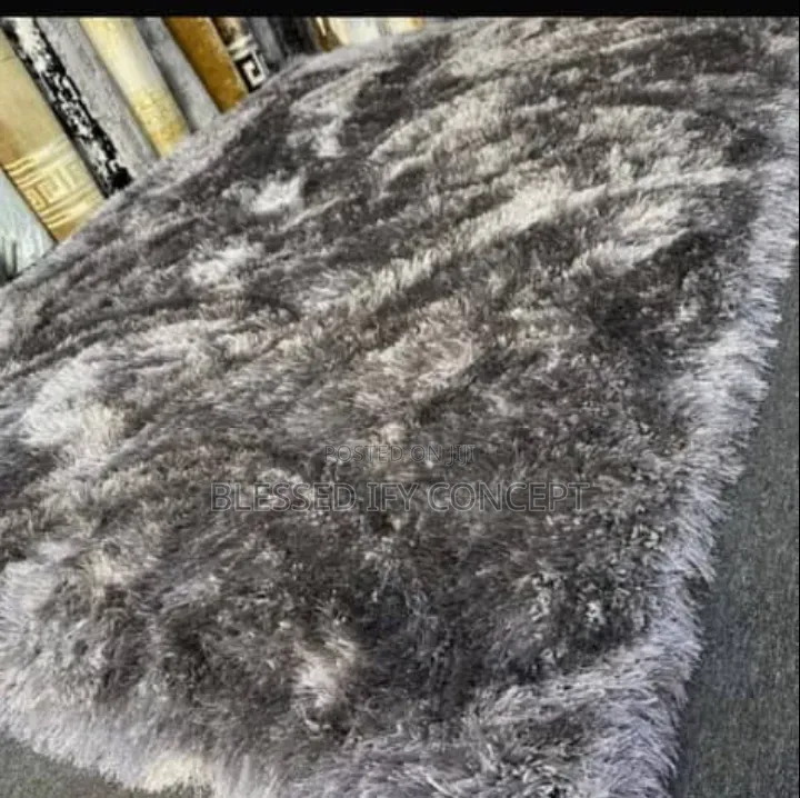 4 by 6 V.I.P Turkey Ericanna Fluffy Center Rug