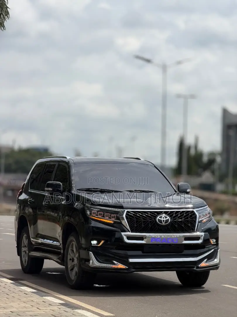 Toyota Land Cruiser Prado 2017 Black
