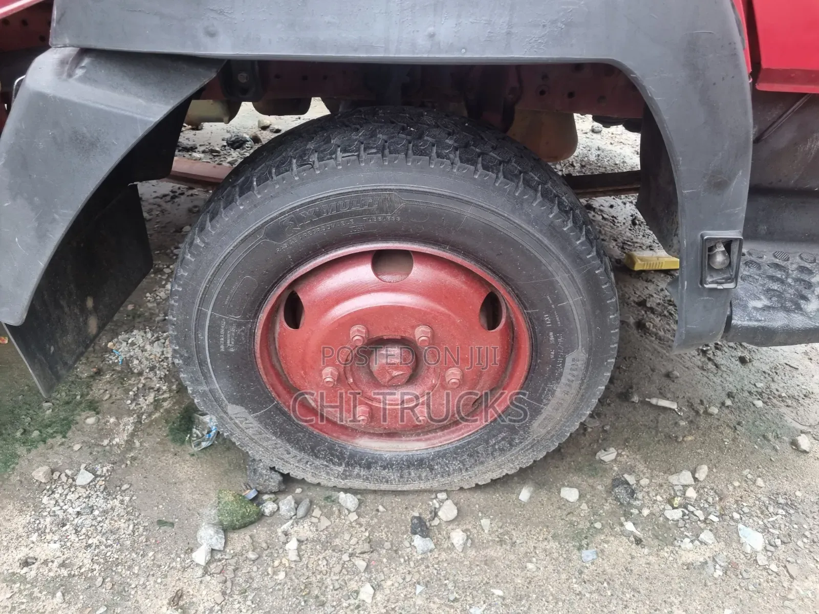 Mercedes-Benz 814 Cargo Truck