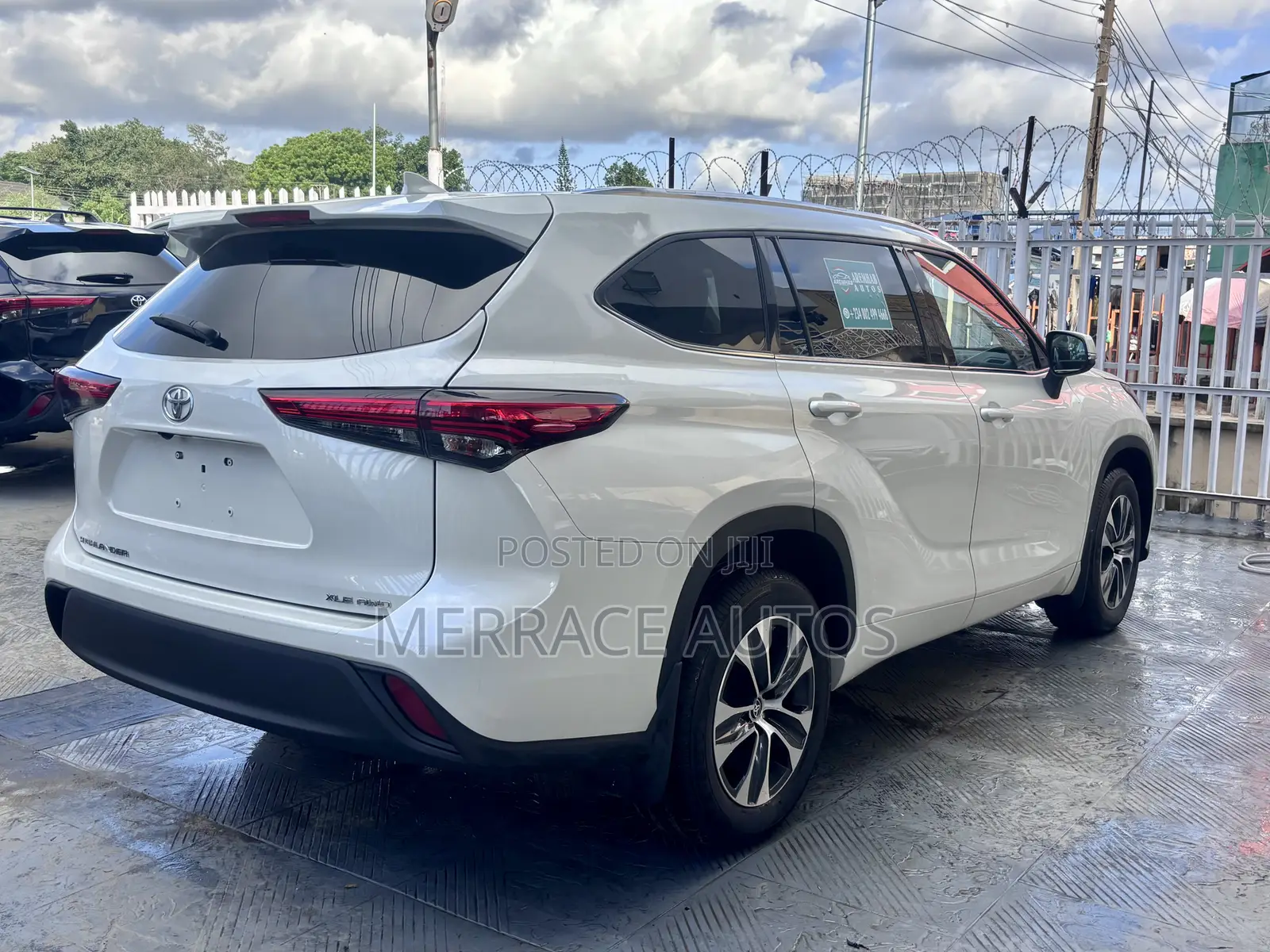 Toyota Highlander XLE AWD 2023 White
