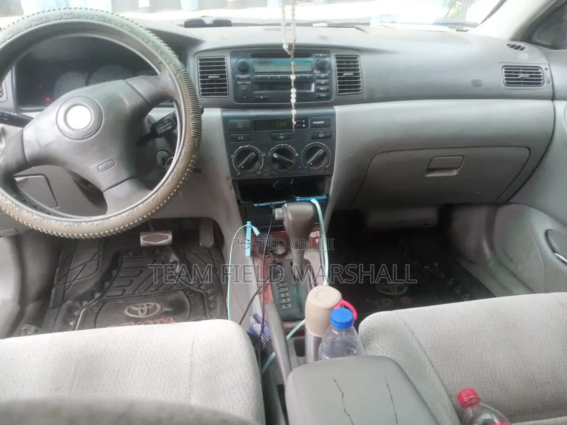 Toyota Corolla Sedan Automatic 2004 Silver