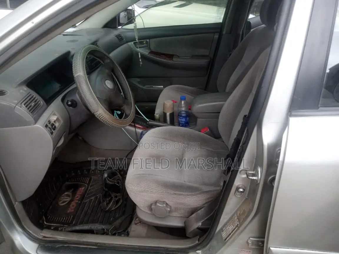 Toyota Corolla Sedan Automatic 2004 Silver