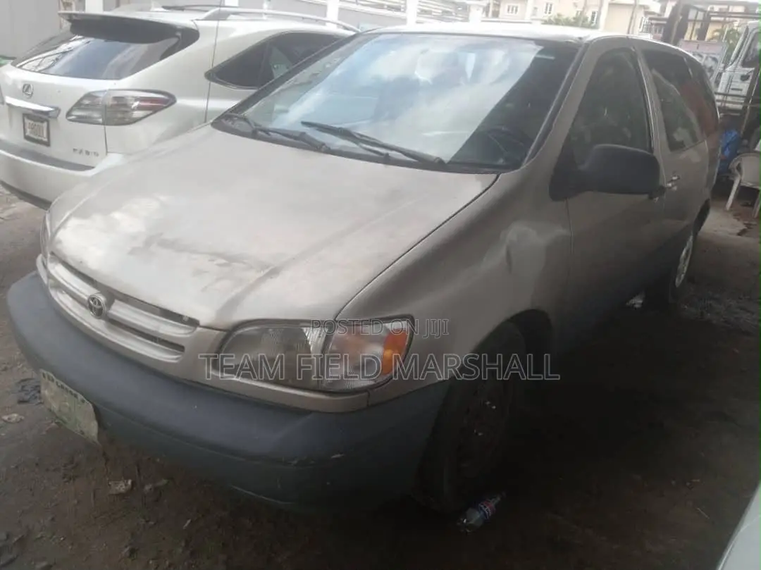 Toyota Sienna CE & 1 hatch 2000 Gold