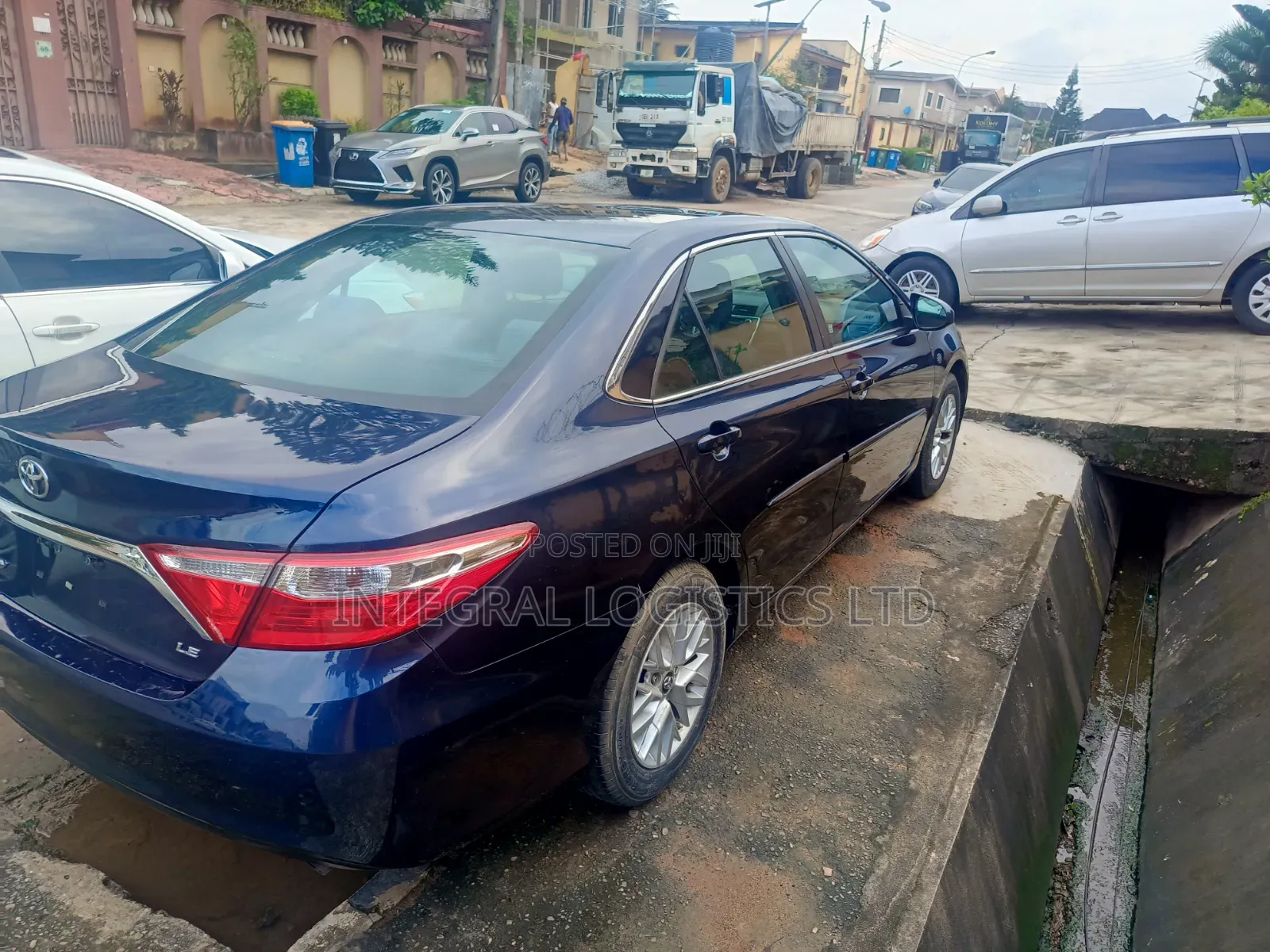 Toyota Camry 2016 Blue