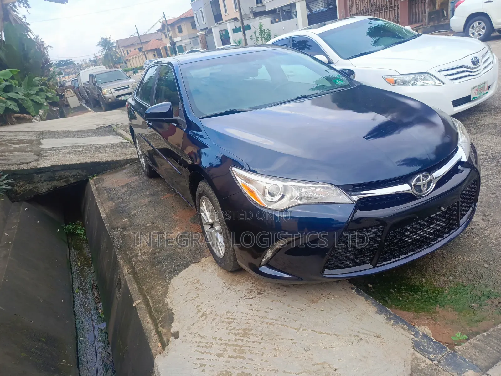 Toyota Camry 2016 Blue