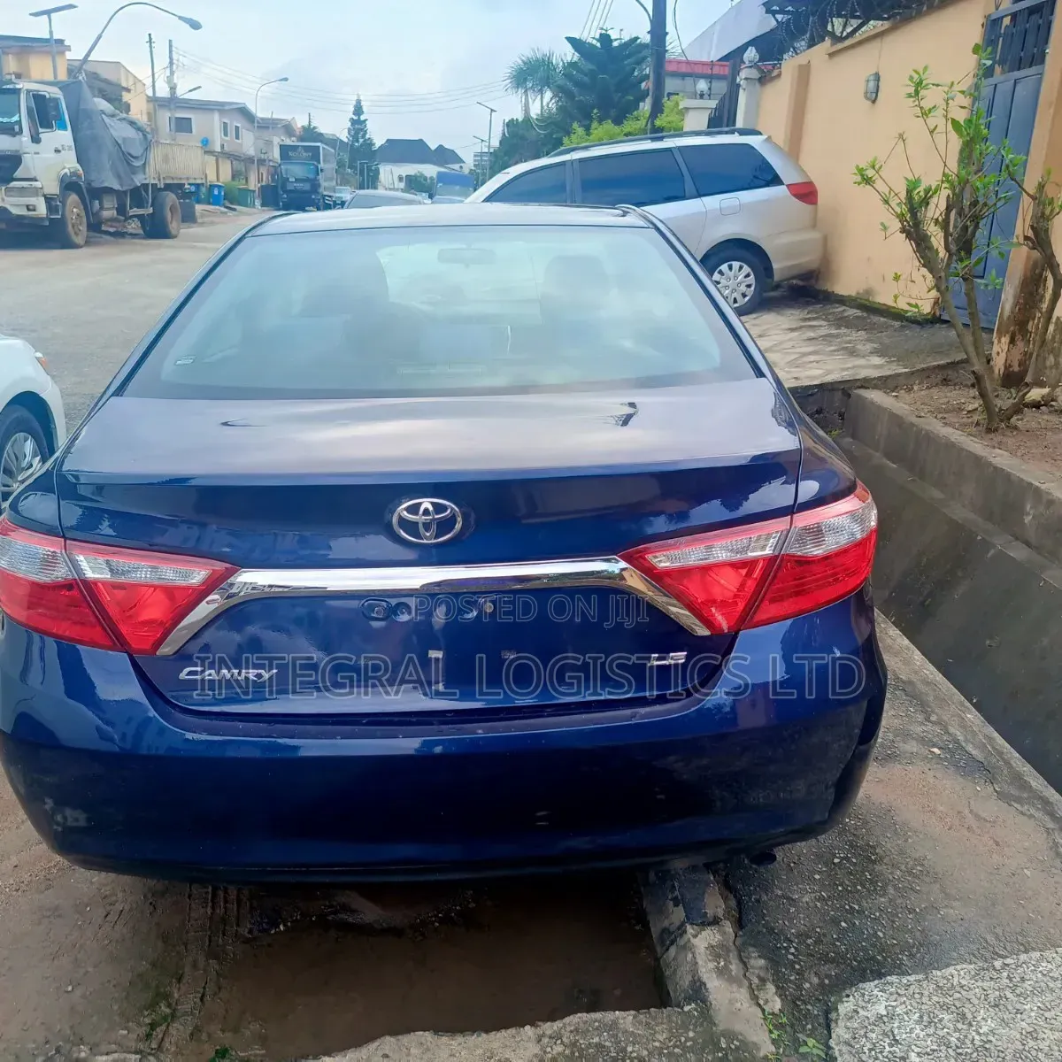 Toyota Camry 2016 Blue