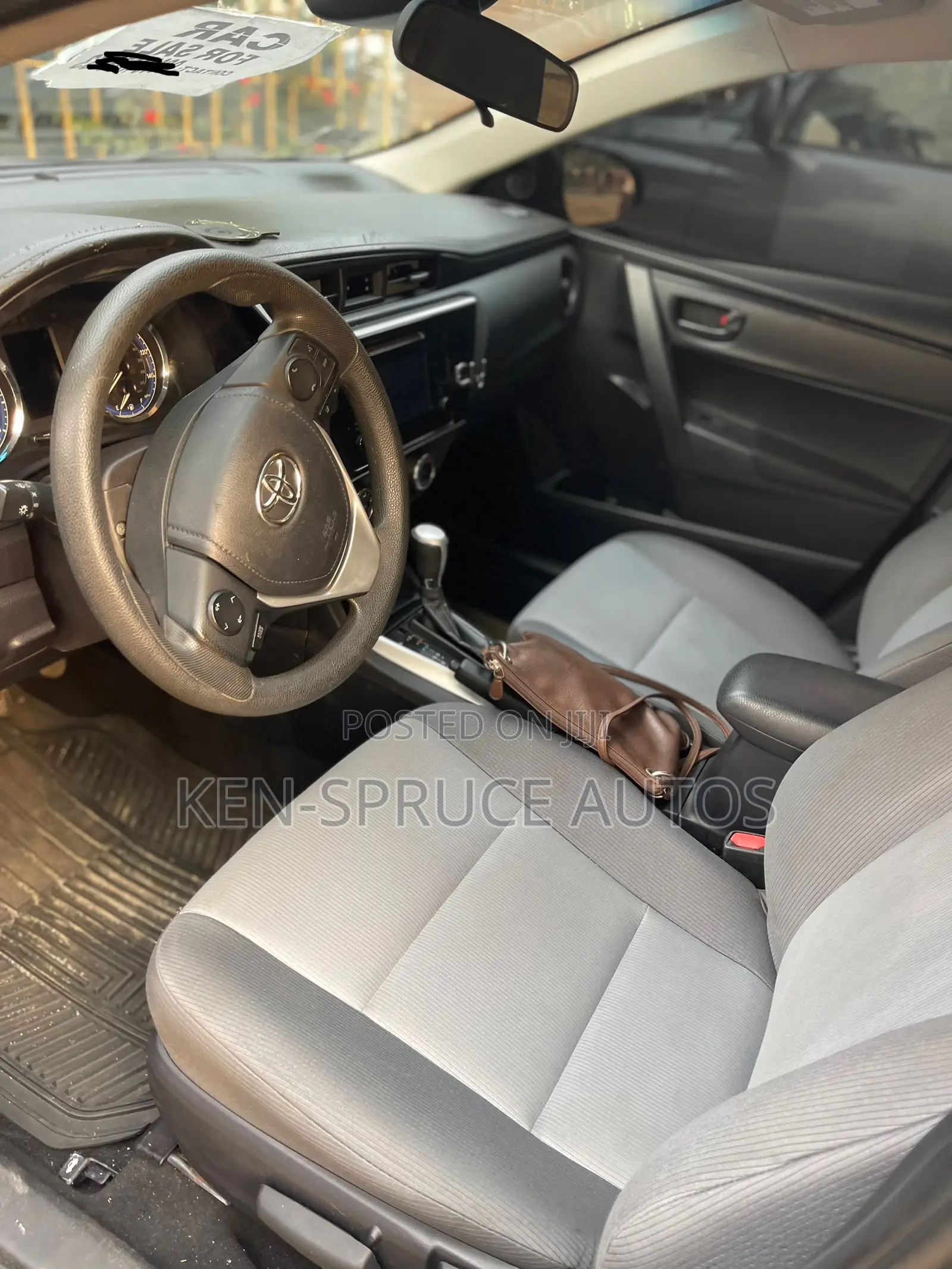 Toyota Corolla LE Eco (1.8L 4cyl 2A) 2019 Gray
