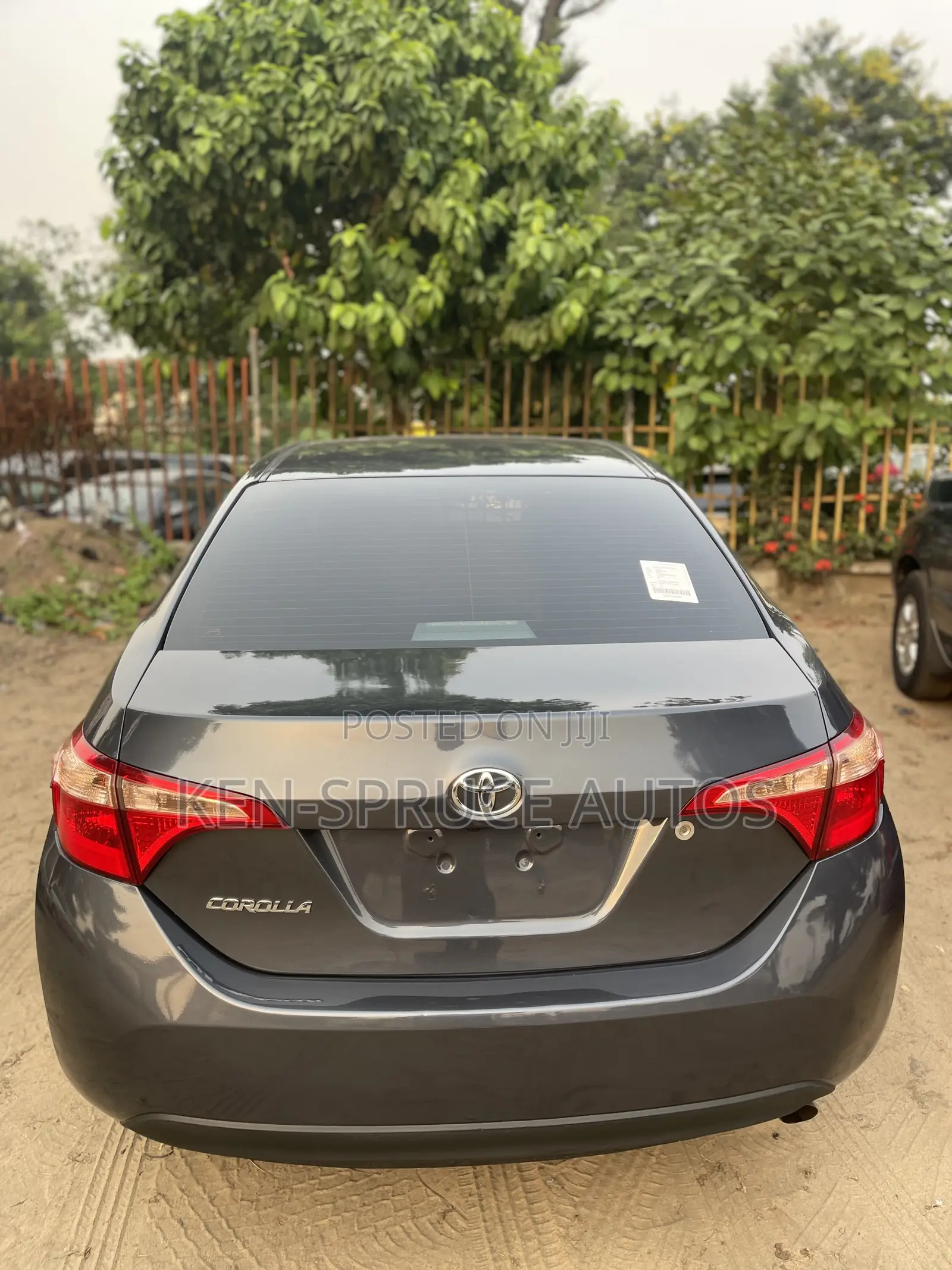 Toyota Corolla LE Eco (1.8L 4cyl 2A) 2019 Gray