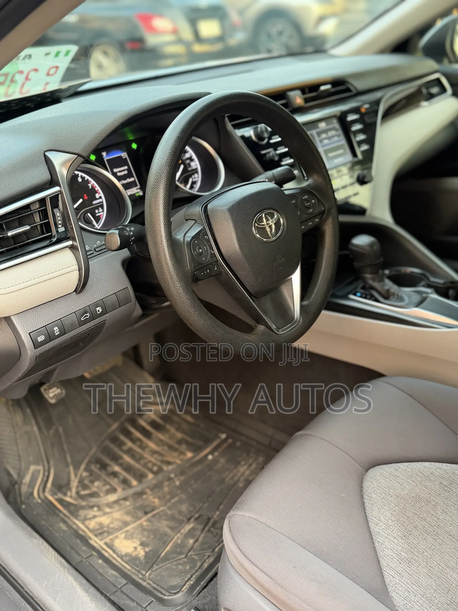Toyota Camry LE FWD (2.5L 4cyl 8AM) 2018 Gray