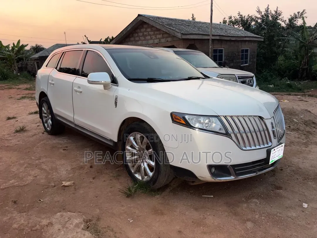 Lincoln MKT 2013 White