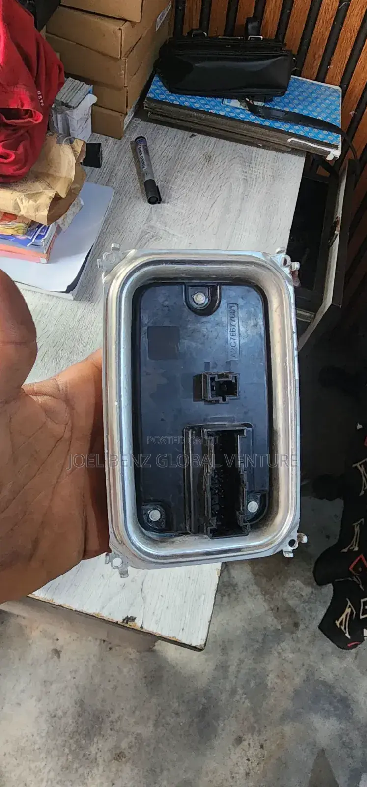 GLE53 2022 Headlight Charger Module