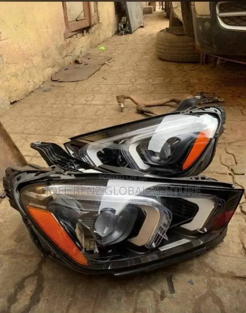 GLE53 2022 Set of Headlight
