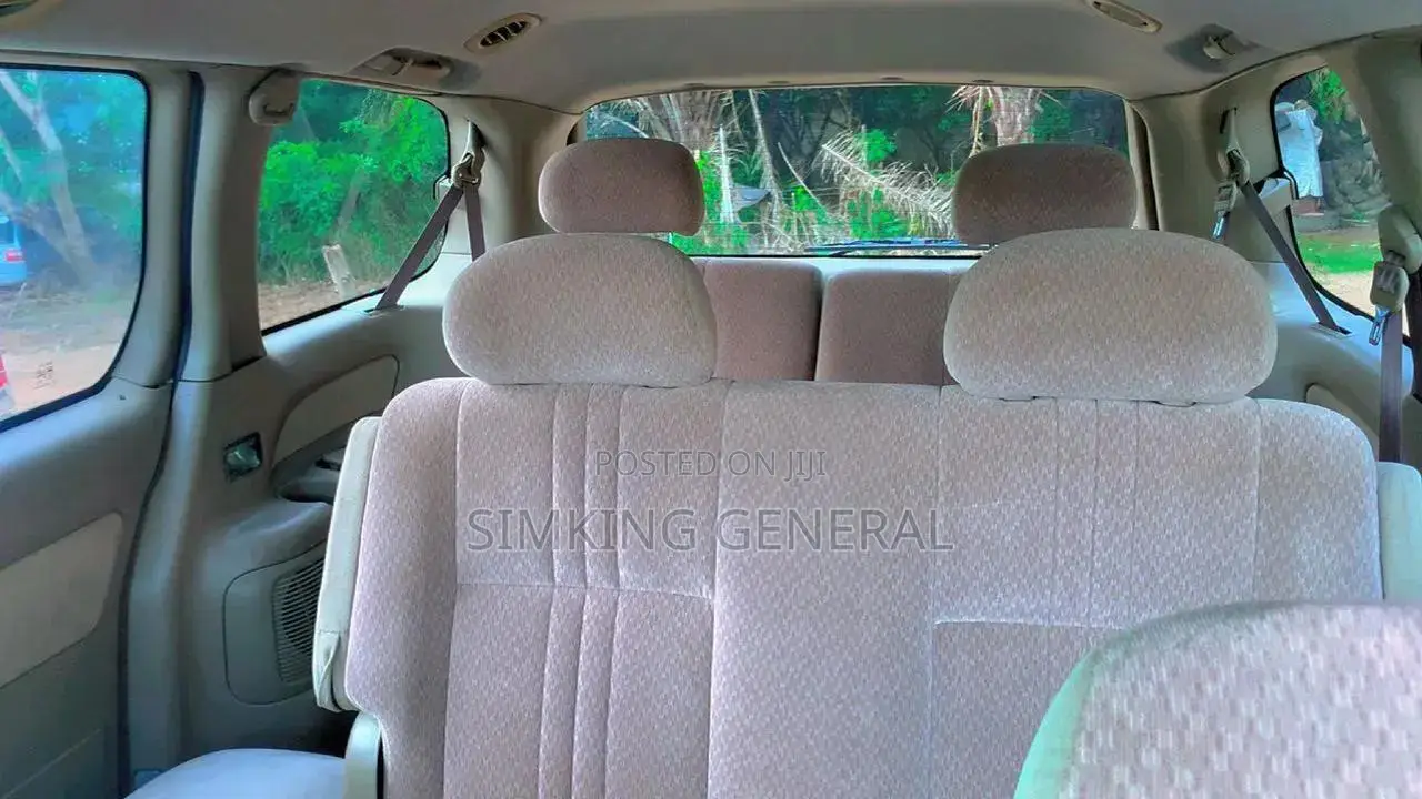 Toyota Sienna LE 2002 Gold