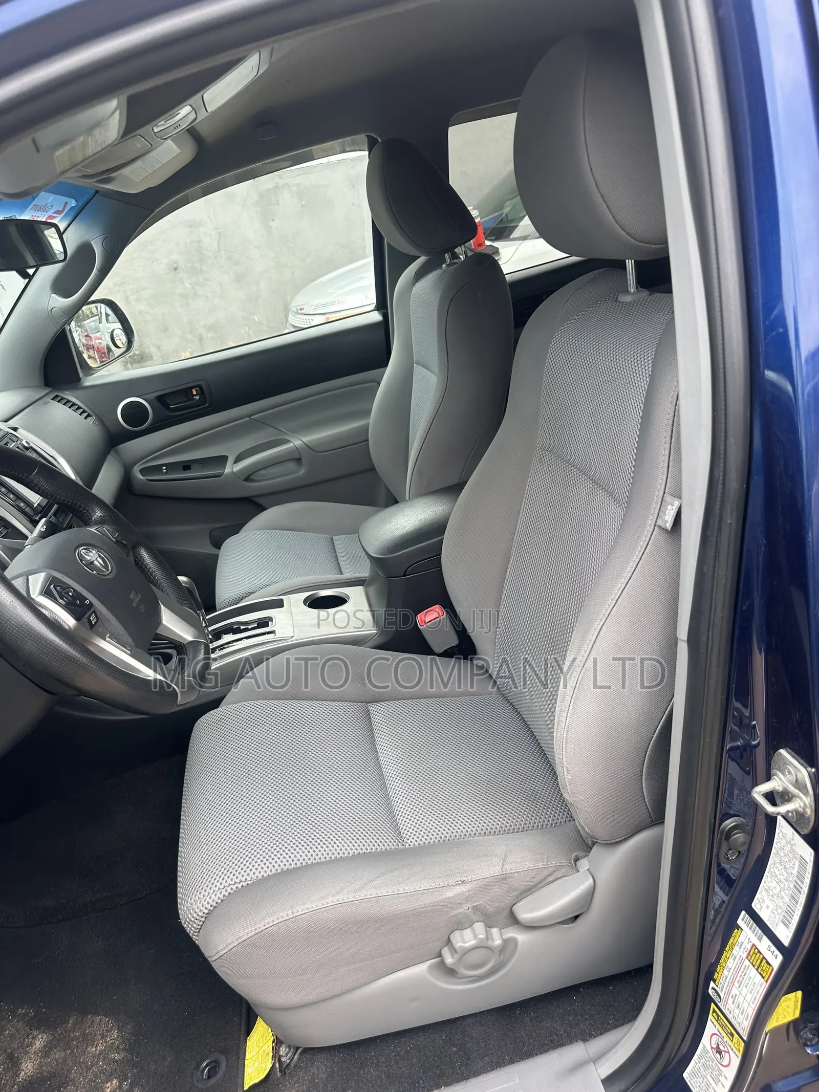 Toyota Tacoma V6 4dr Double Cab 4WD 6.1 ft. SB (4.0L 6cyl 5A) 2014 Blue