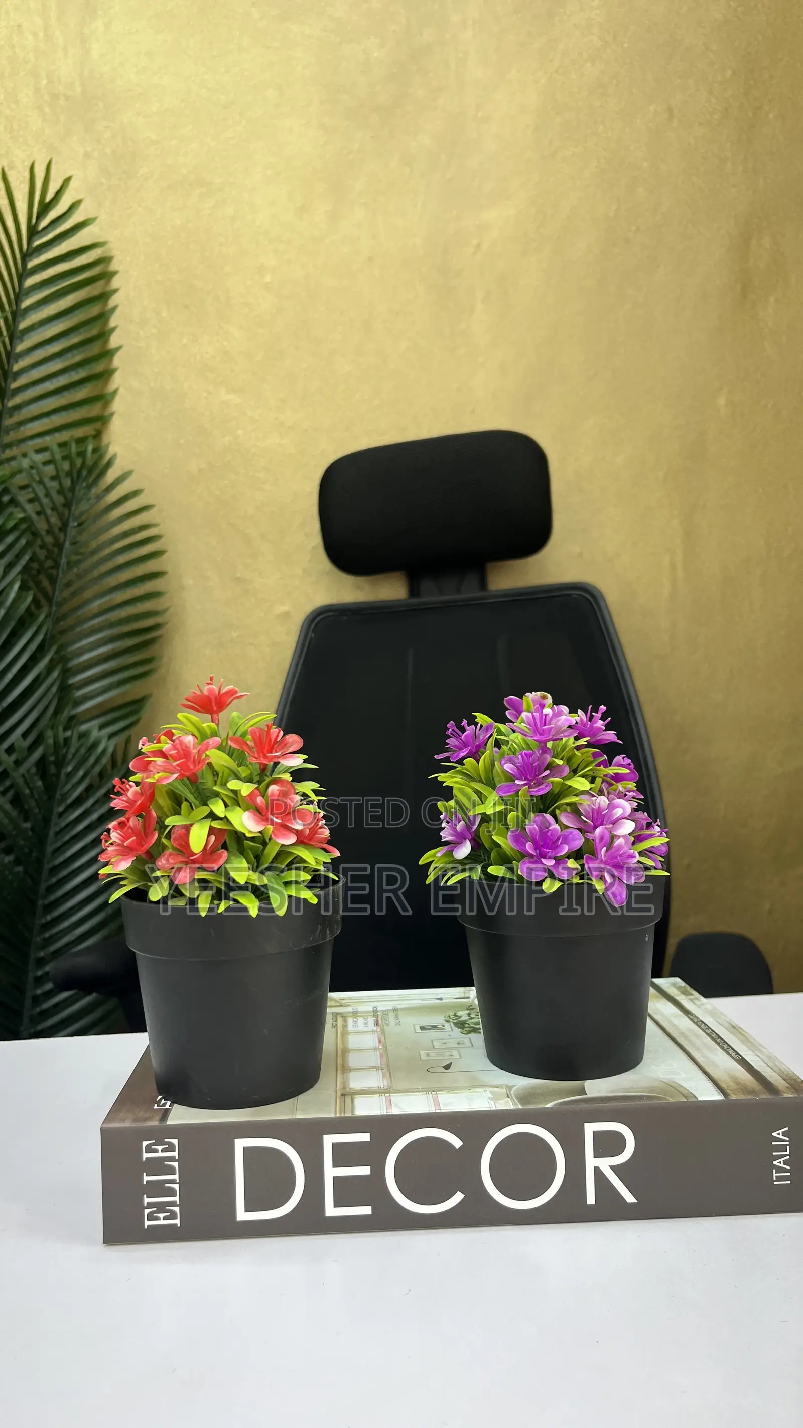 Table Flower in Black Vase