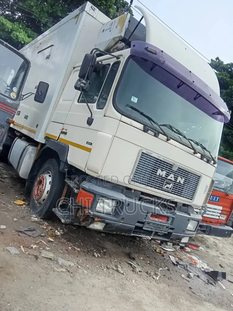Man Diesel Space Cargo Truck [8Tyres] 2004 White