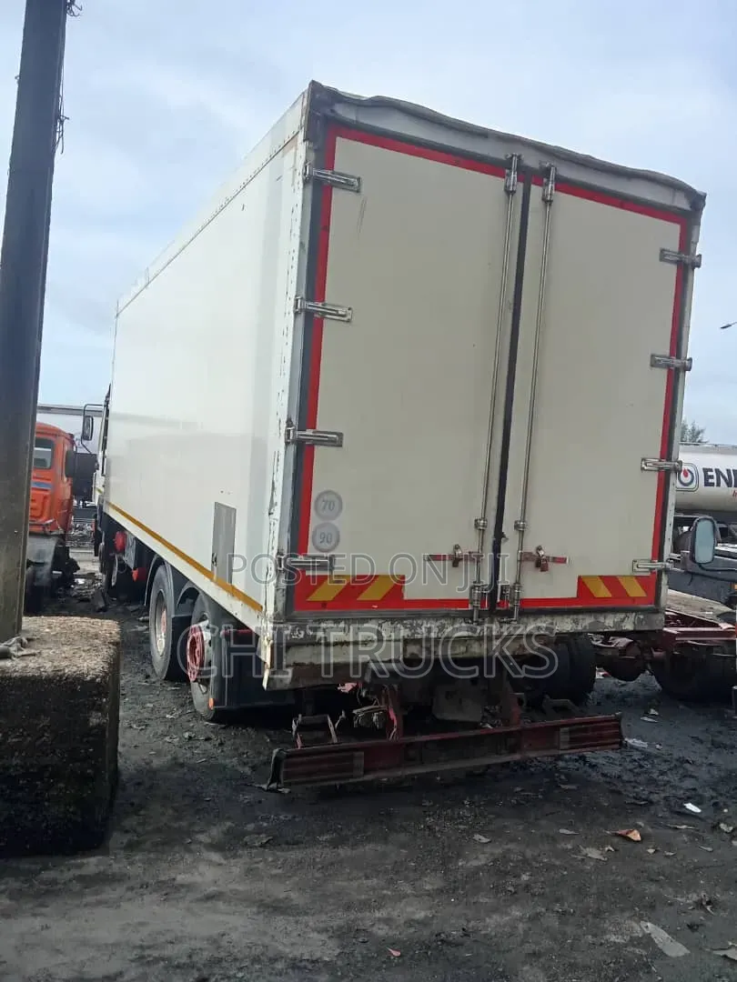 Man Diesel Space Cargo Truck [8Tyres] 2004 White