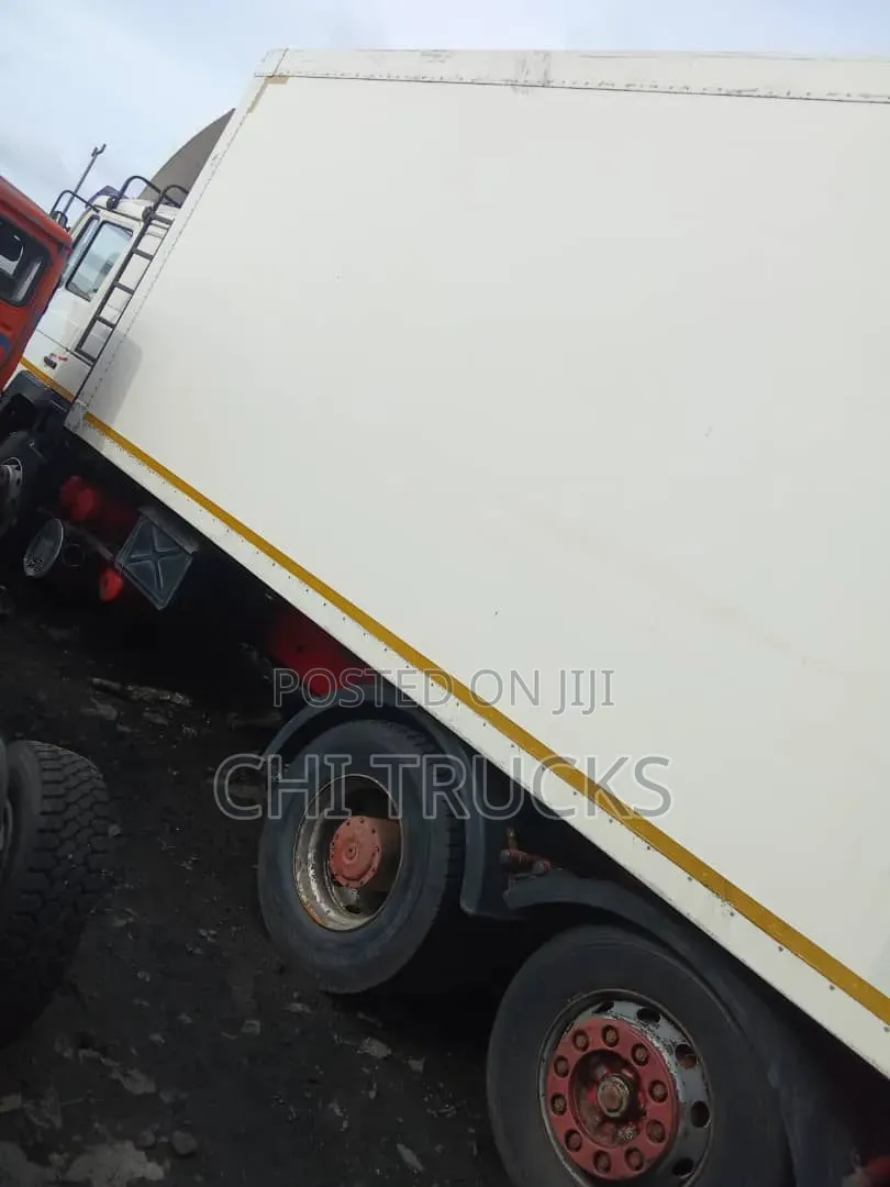 Man Diesel Space Cargo Truck [8Tyres] 2004 White